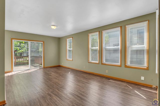 400 SW Lindenwood AVE, Topeka, KS 66606