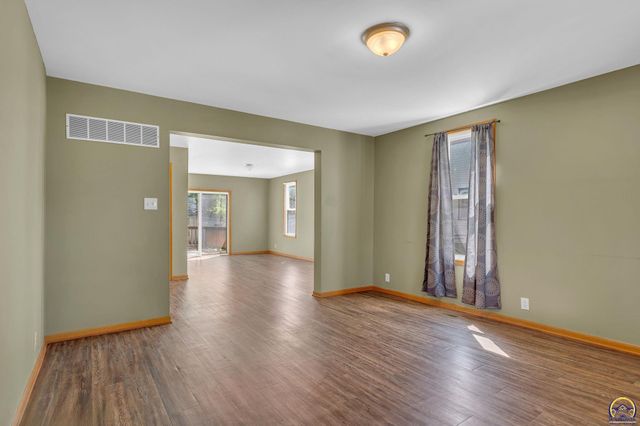 400 SW Lindenwood AVE, Topeka, KS 66606