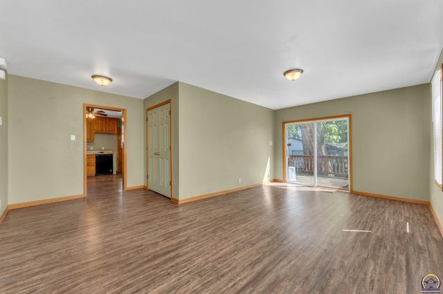 400 SW Lindenwood AVE, Topeka, KS 66606