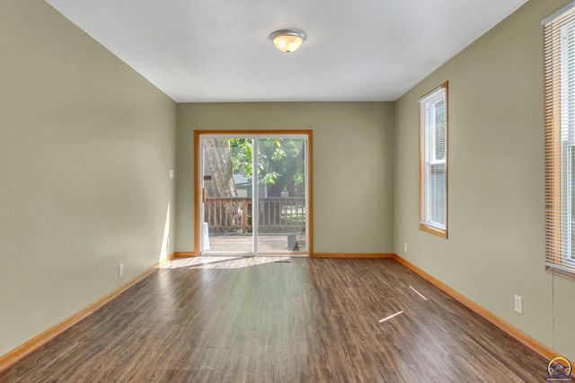 400 SW Lindenwood AVE, Topeka, KS 66606