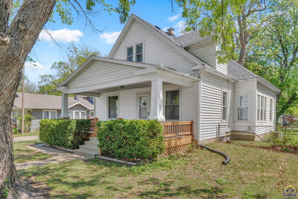 400 SW Lindenwood AVE, Topeka, KS 66606