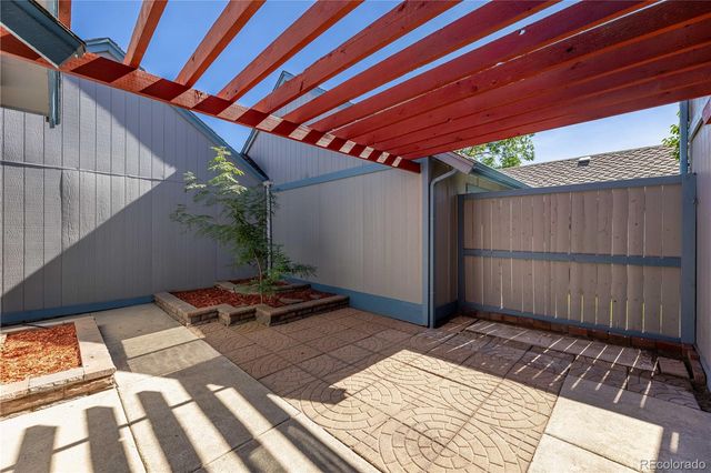 2522 S Worchester Court E, Aurora, CO 80014