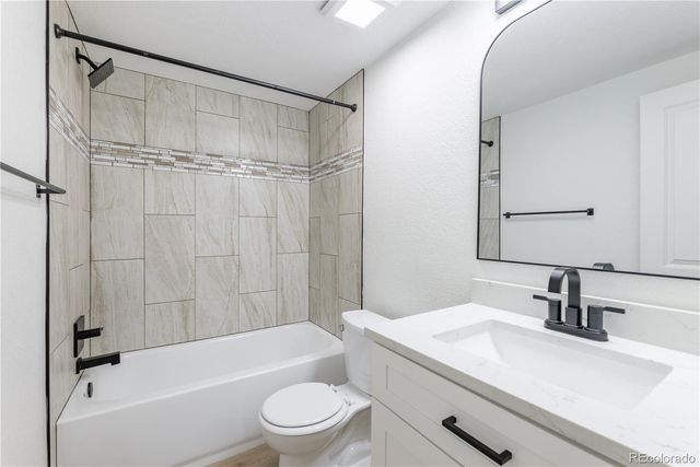 2522 S Worchester Court E, Aurora, CO 80014