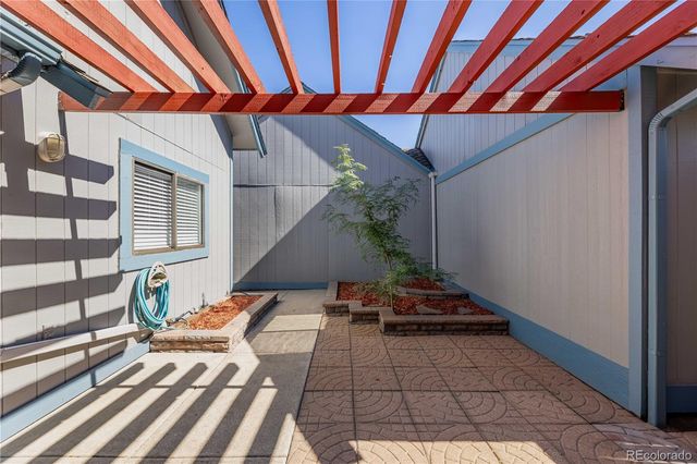 2522 S Worchester Court E, Aurora, CO 80014