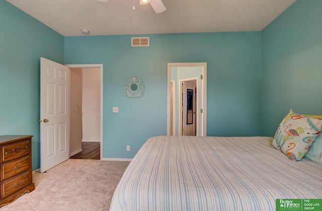 15106 Fowler Avenue, Omaha, NE 68116