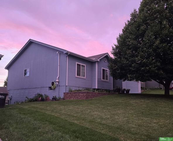 15106 Fowler Avenue, Omaha, NE 68116