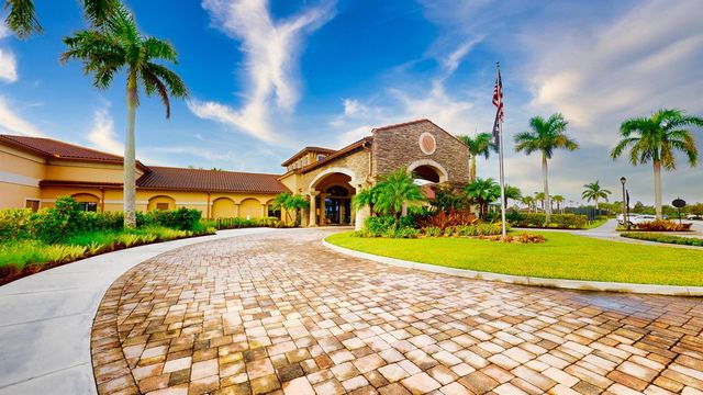 10178 SW FERNWOOD Avenue, Port St. Lucie, FL 34987