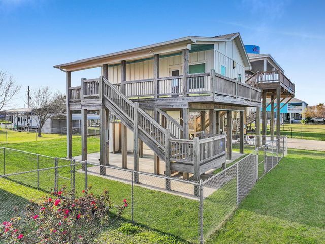 963 Verdia W, Crystal Beach, TX 77650