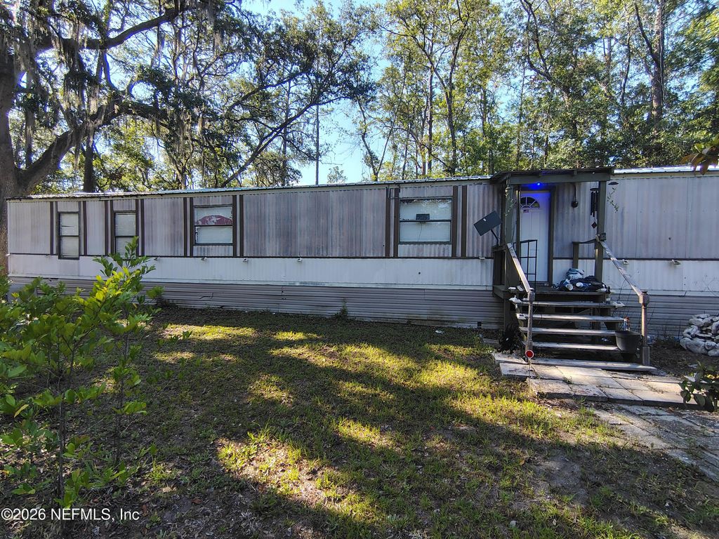 109 ARROWHEAD Drive, Interlachen, FL 32148