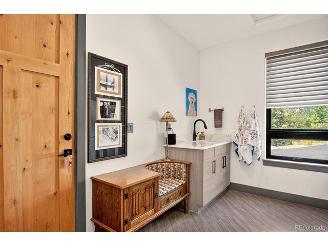 5320 Lost Cabin Rd, Manitou Springs, CO 80829