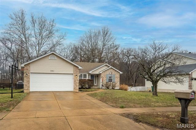 2211 Castlegate Drive, Imperial, MO 63052