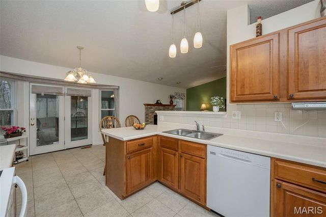 2211 Castlegate Drive, Imperial, MO 63052