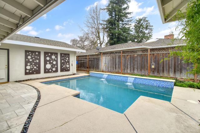 119 Clunie Dr, Sacramento, CA 95864