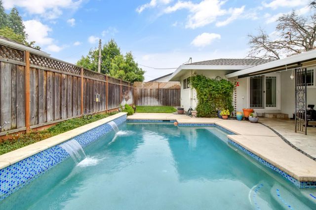 119 Clunie Dr, Sacramento, CA 95864