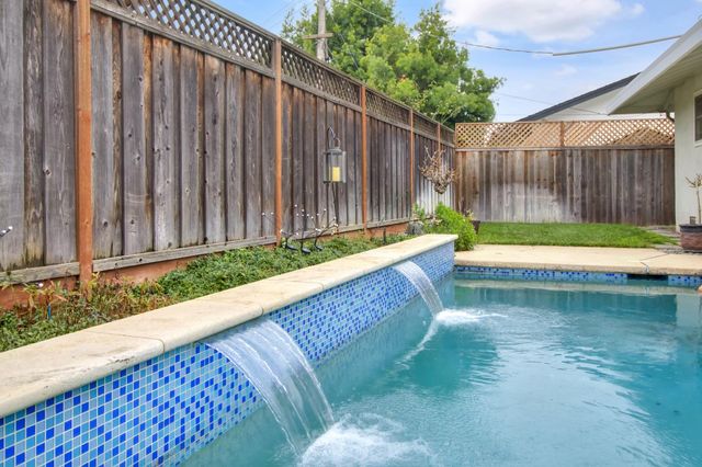 119 Clunie Dr, Sacramento, CA 95864