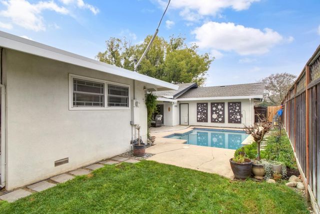 119 Clunie Dr, Sacramento, CA 95864