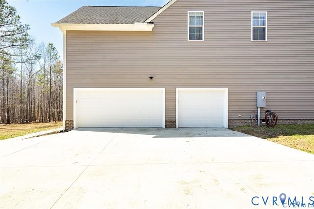 19620 Ahern Rd, Moseley, VA 23120