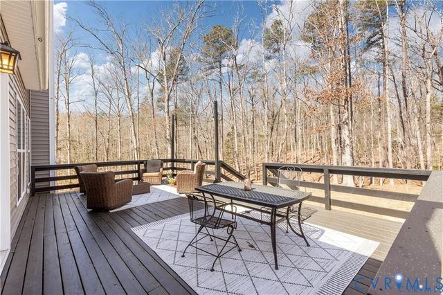 19620 Ahern Rd, Moseley, VA 23120