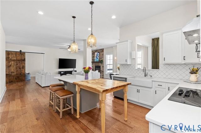 19620 Ahern Rd, Moseley, VA 23120