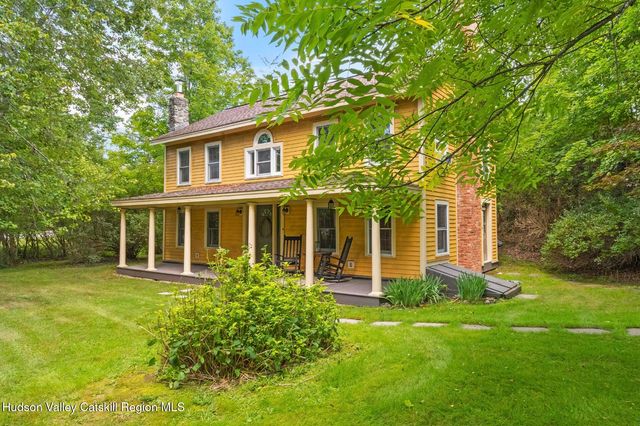 5 Link Road, Ghent, NY 12075