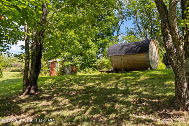 5 Link Road, Ghent, NY 12075