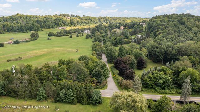 5 Link Road, Ghent, NY 12075