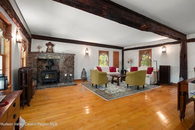 5 Link Road, Ghent, NY 12075