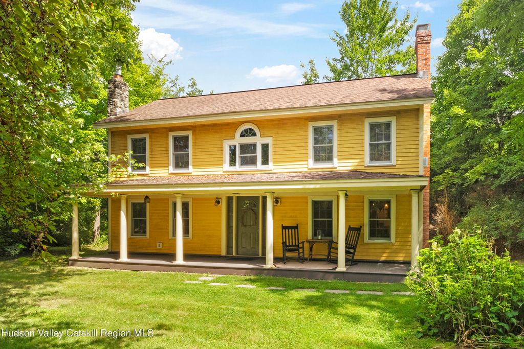 5 Link Road, Ghent, NY 12075