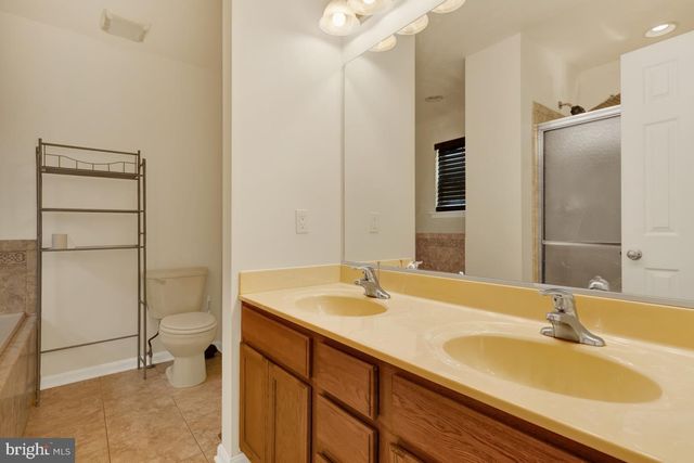 177 SPLIT ROCK DR, Delta, PA 17314