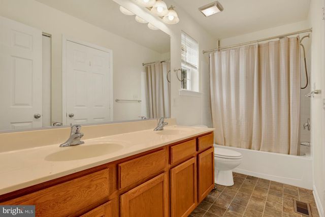 177 SPLIT ROCK DR, Delta, PA 17314