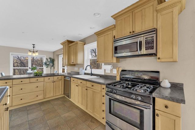 W313S6637 Spring DRIVE, Mukwonago, WI 53149