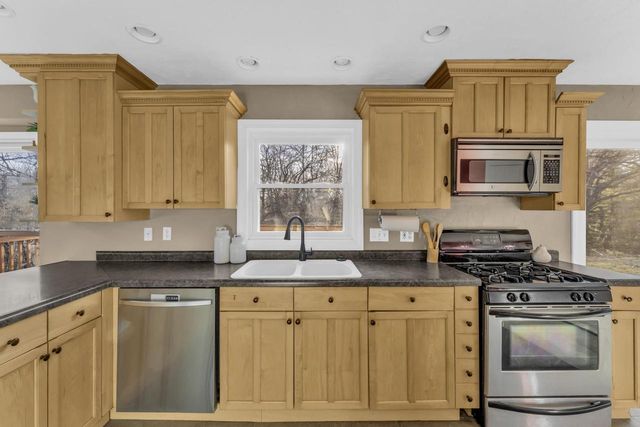 W313S6637 Spring DRIVE, Mukwonago, WI 53149