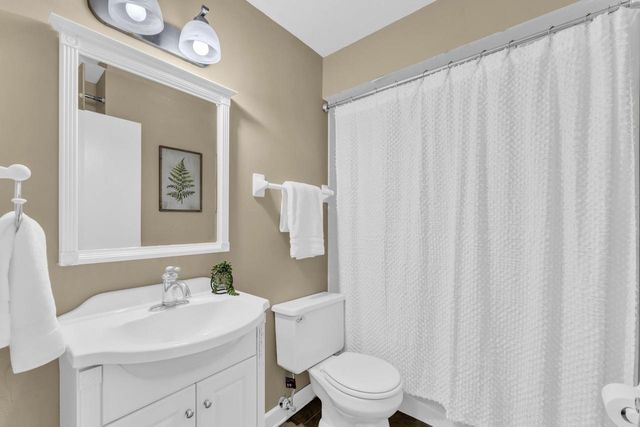 W313S6637 Spring DRIVE, Mukwonago, WI 53149