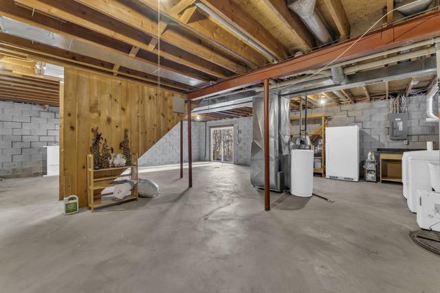 W313S6637 Spring DRIVE, Mukwonago, WI 53149