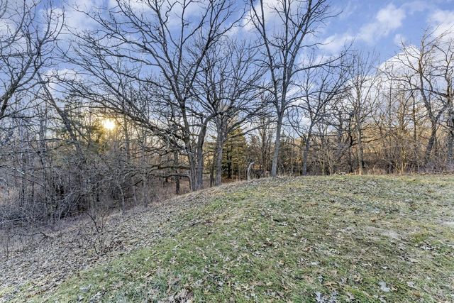 W313S6637 Spring DRIVE, Mukwonago, WI 53149