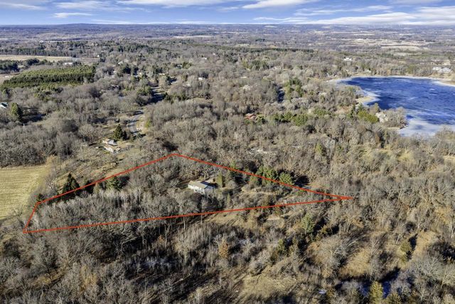 W313S6637 Spring DRIVE, Mukwonago, WI 53149