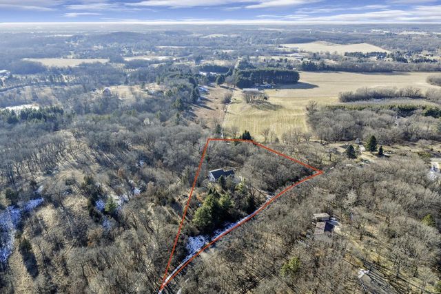 W313S6637 Spring DRIVE, Mukwonago, WI 53149