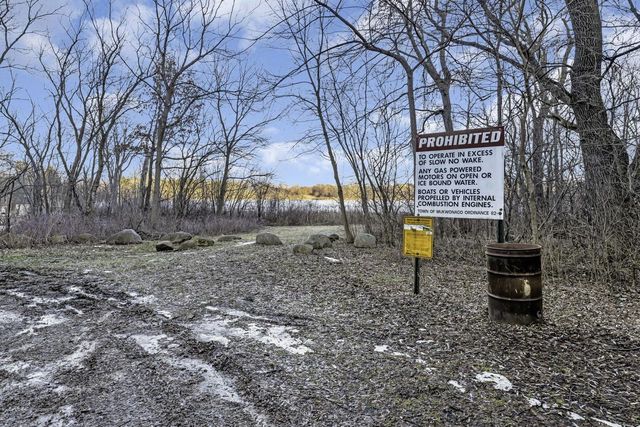 W313S6637 Spring DRIVE, Mukwonago, WI 53149