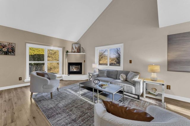 W313S6637 Spring DRIVE, Mukwonago, WI 53149