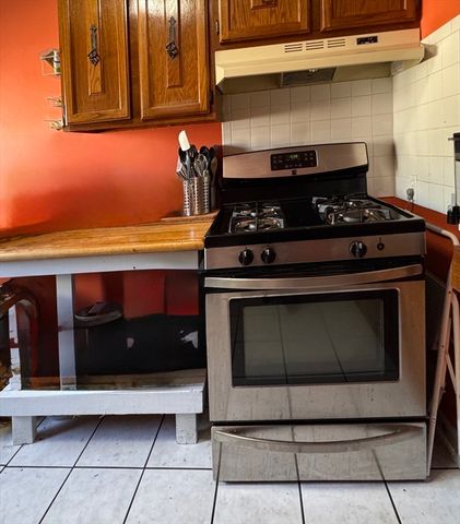 17 Farragut Avenue 2, Somerville, MA 02144