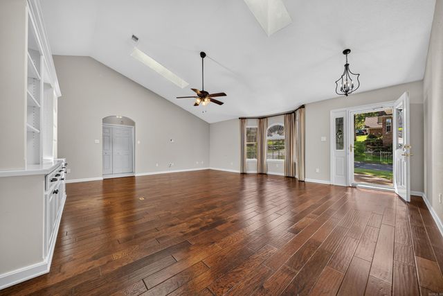 100 Forest View Court, Hot Springs, AR 71913
