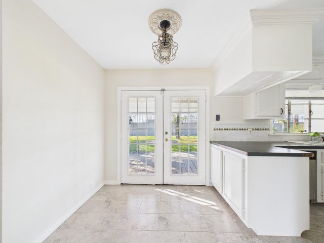 3035 Guese Road, Houston, TX 77018