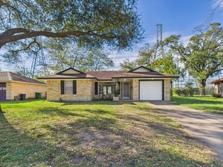 3035 Guese Road, Houston, TX 77018