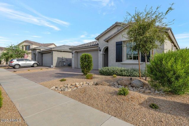 1929 W Burnside Trail, Phoenix, AZ 85085