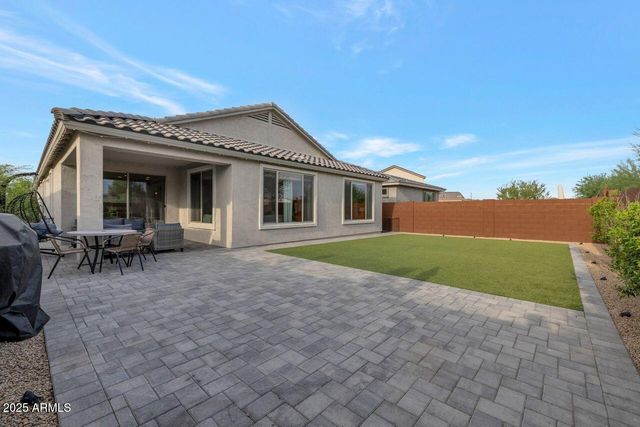 1929 W Burnside Trail, Phoenix, AZ 85085