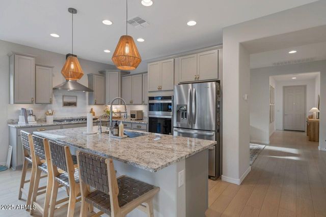 1929 W Burnside Trail, Phoenix, AZ 85085