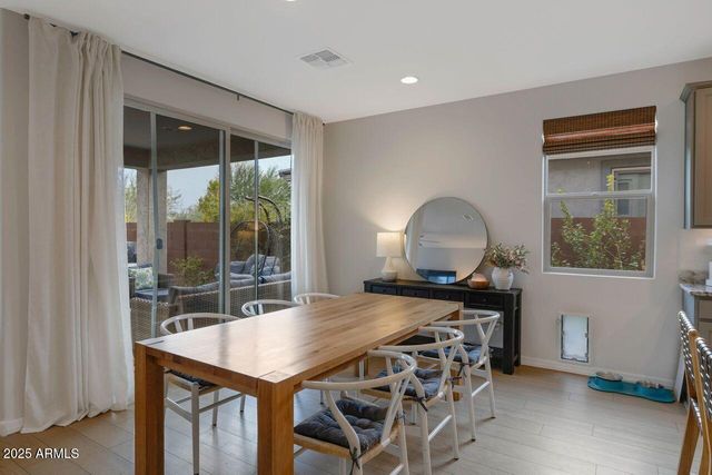 1929 W Burnside Trail, Phoenix, AZ 85085