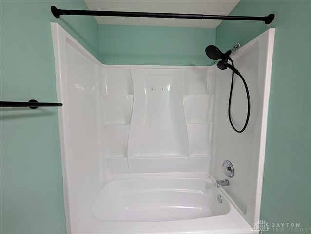 6739 Evergreen Woods Drive, Dayton, OH 45424