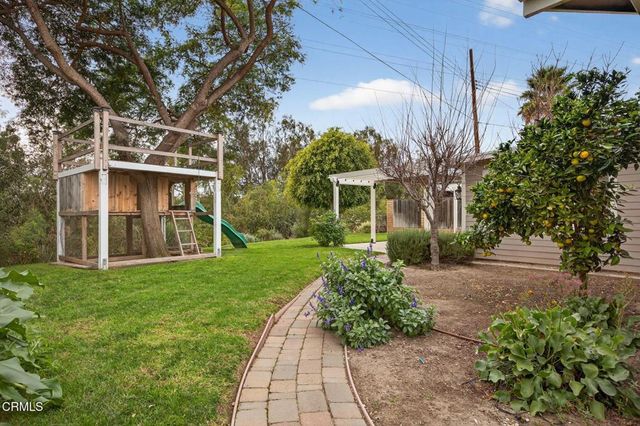 165 Hoover Avenue, Ventura, CA 93003