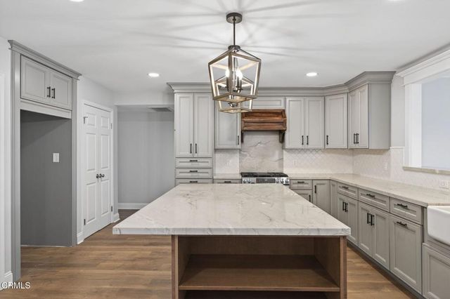 165 Hoover Avenue, Ventura, CA 93003